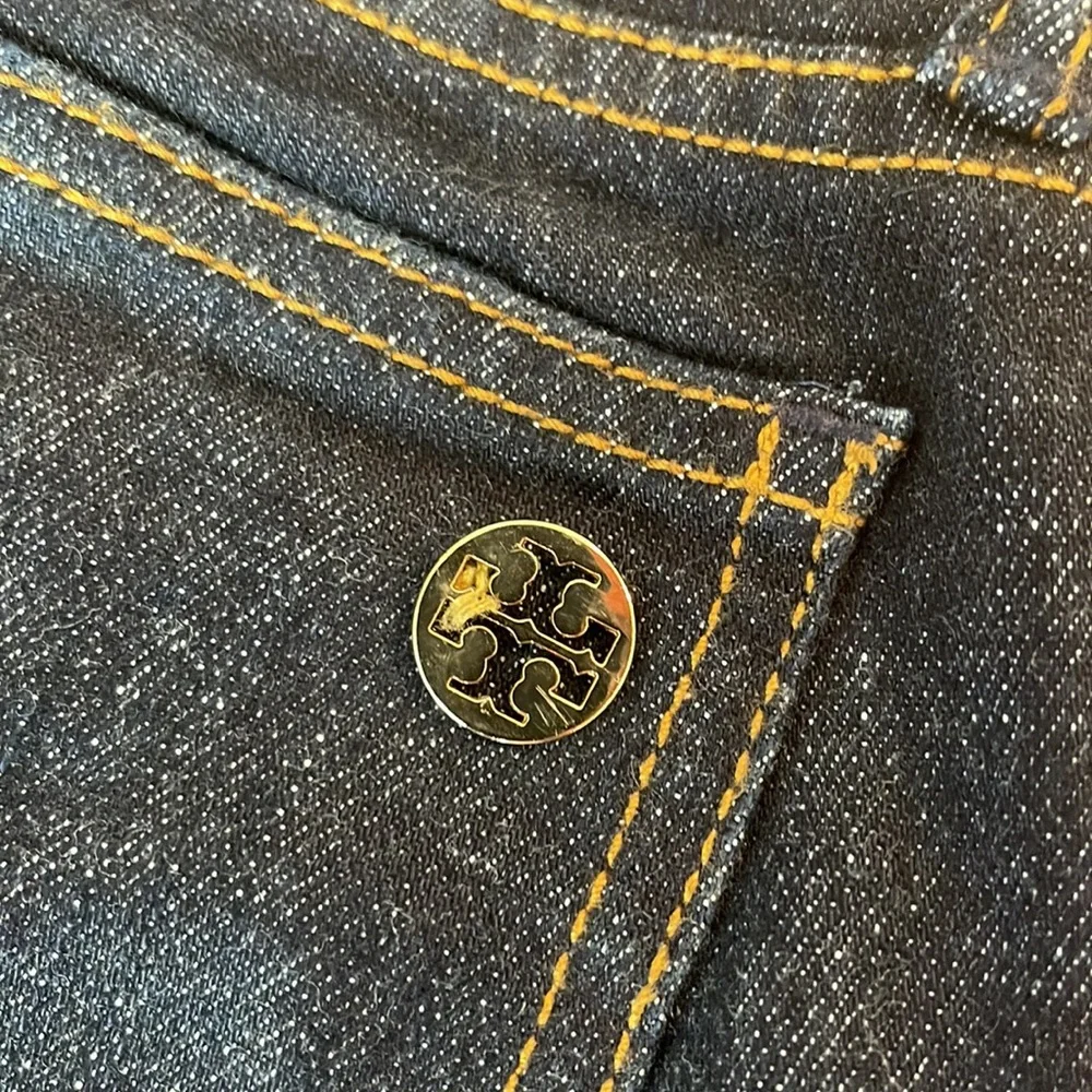 NWOT Tory Burch Skinny Jeans | back logo button needs reattached